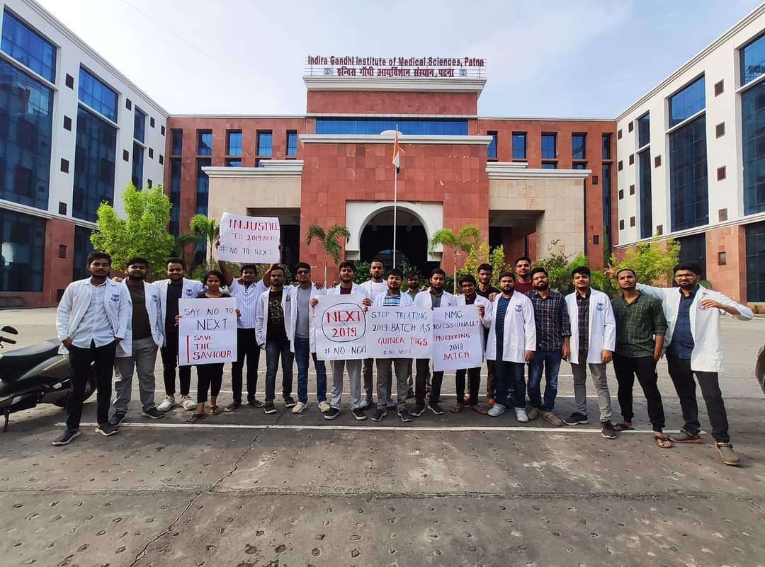 IGIMS students on protest, demands withdrawal of NExT - Med College Darshan